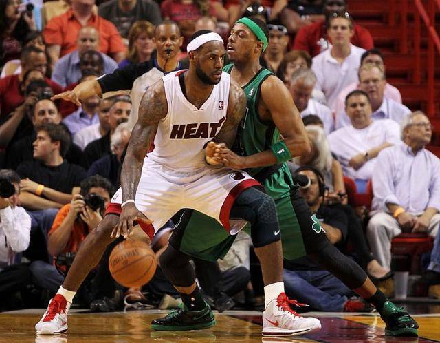 以羽毛球为 以羽毛球为